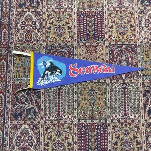 Vintage 1980 SeaWorld Shamu Orca‎ Felt Pennant Flag Souvenir Blue Made in USA